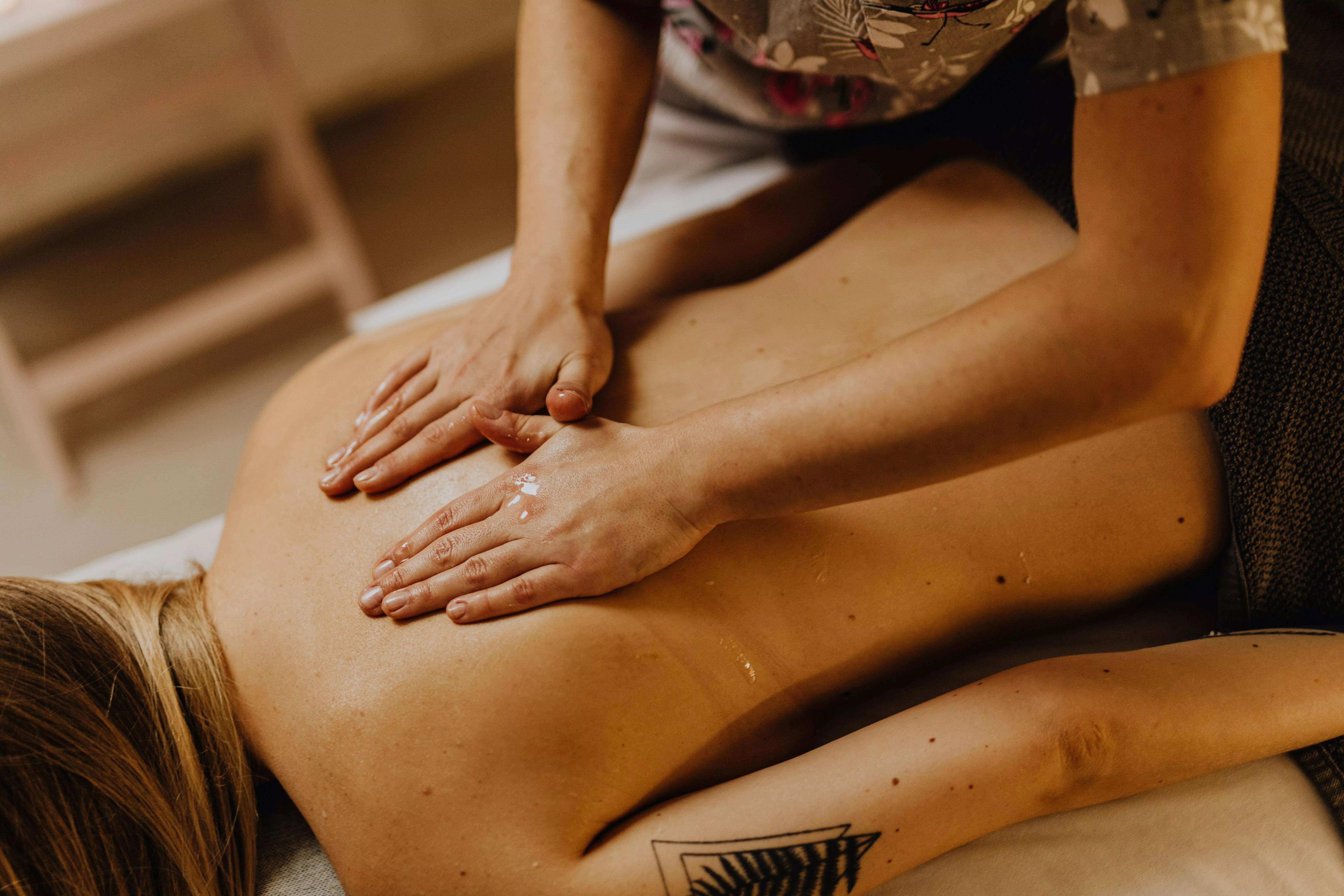 Massages, pierres chaudes et huiles essentielles à Paris , Laser Skin Paris 15