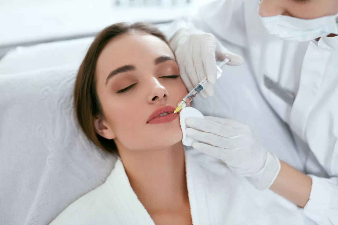 Injection des lèvres à l’acide hyaluronique à Paris – résultat naturel, Laser Skin Paris 15e