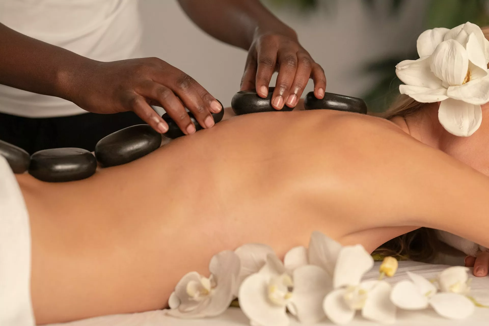 Massage, modelage aux pierres chaudes, Laser Skin Paris 75015