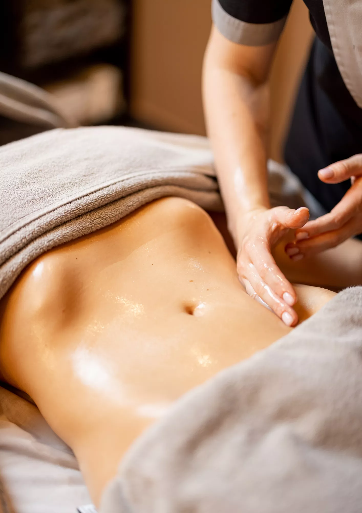 Drainage lymphatique manuel ventre, jambes et corps chez Laser Skin Paris 75015